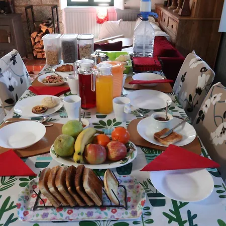 Exclusive & Luxury Traditional Portuguese Sinde